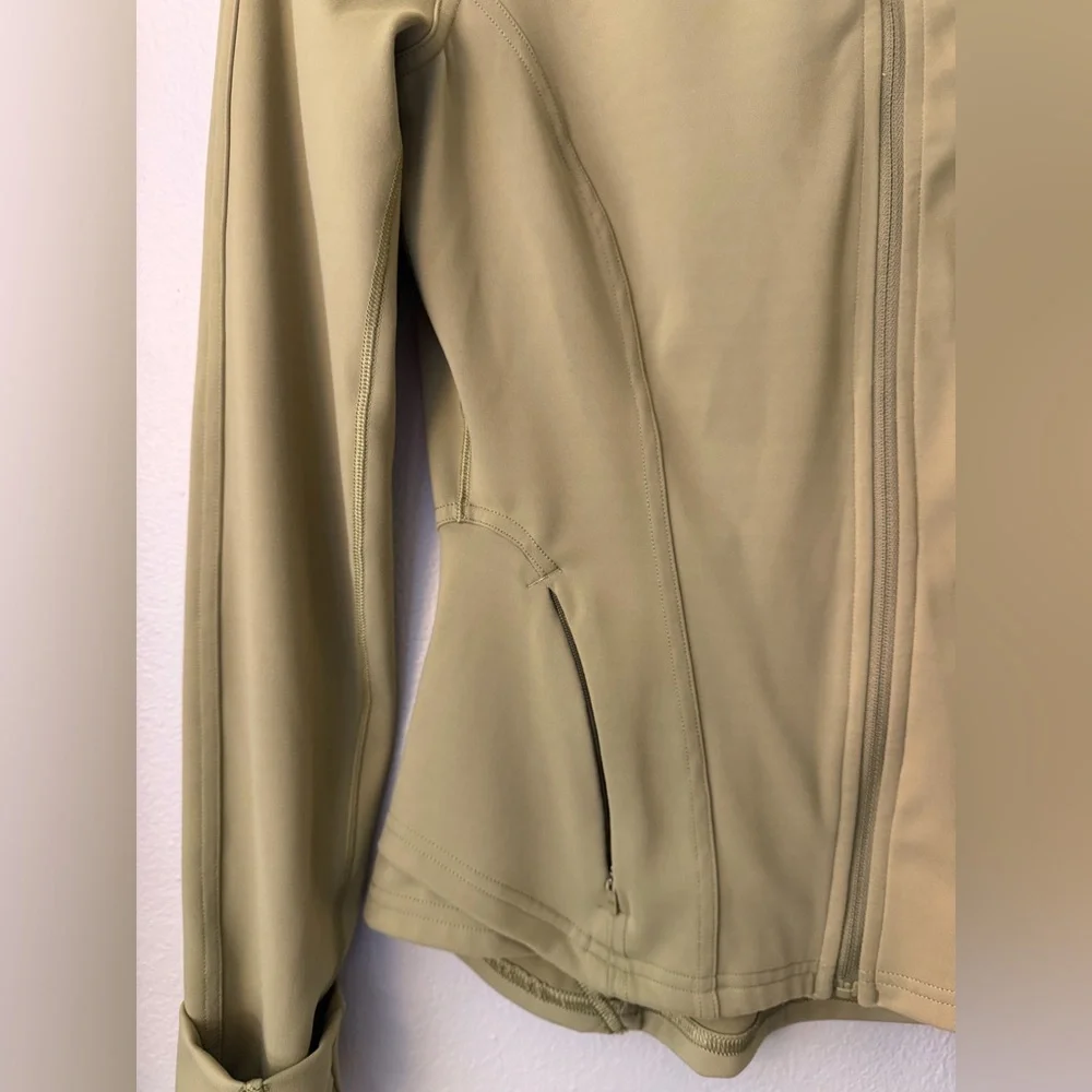 Lululemon InTransit Green Jacket - Picture 5 of 10